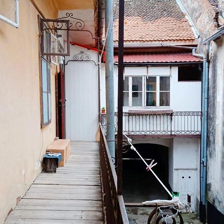 Charming Vintage Apartment Piata Sfatului Braşov Exteriör bild